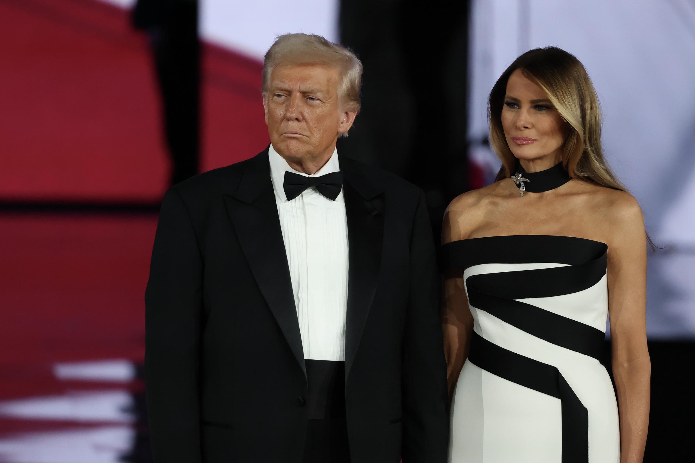 8bb506dbaf7582fed3ae4329fa4e17bc1fdc04cc5a4de5271a5592d18f7e1007 President Donald Trump and First Lady Melania Trump at the Liberty Inaugural Ball in Washington, DC on January 20, 2025. | Source: Getty Images