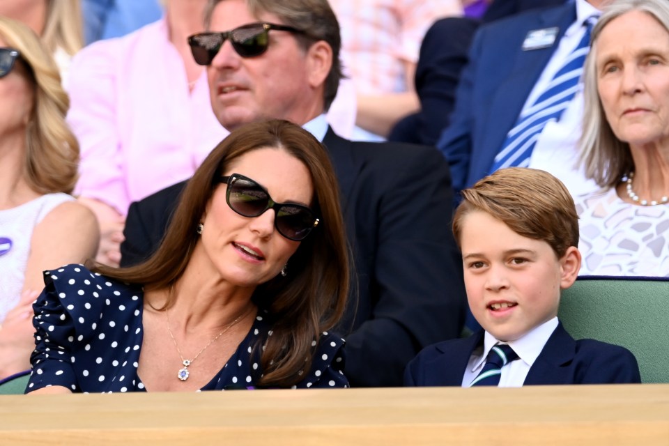 Subtle ways Kate Middleton is getting Prince George ready to be King - from  key confidence trick to football shirt ban | The US Sun