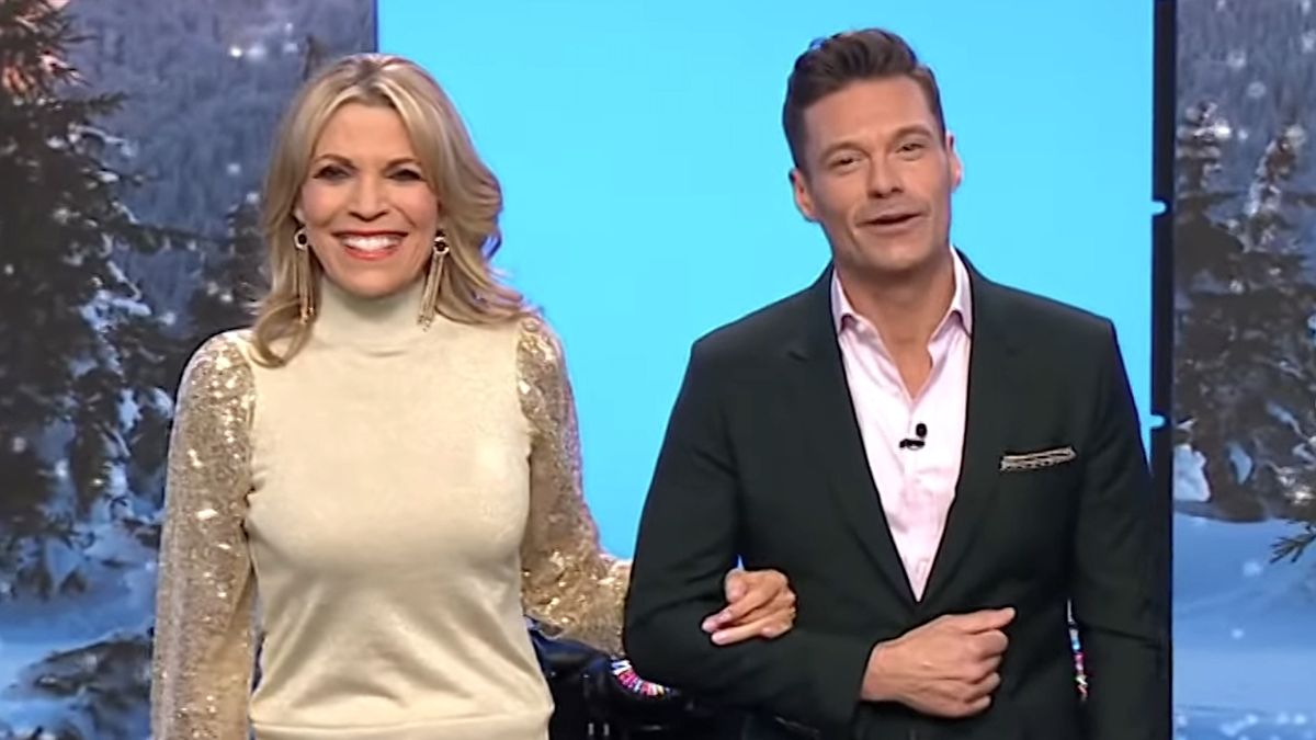 Why Fans Think Vanna White May Have Dropped An F-Bomb During Wheel Of  Fortune | Cinemablend