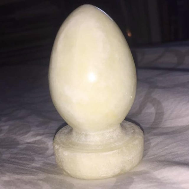 r/whatisthisthing - Small marble-like object, sitting on a desk at my grand-parents’ house, fits in a hand