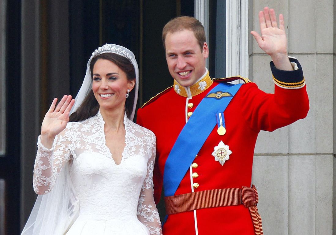 Kate Middleton et le prince William dévoilent deux nouveaux portraits pour  leur 10 ans de mariage - Elle
